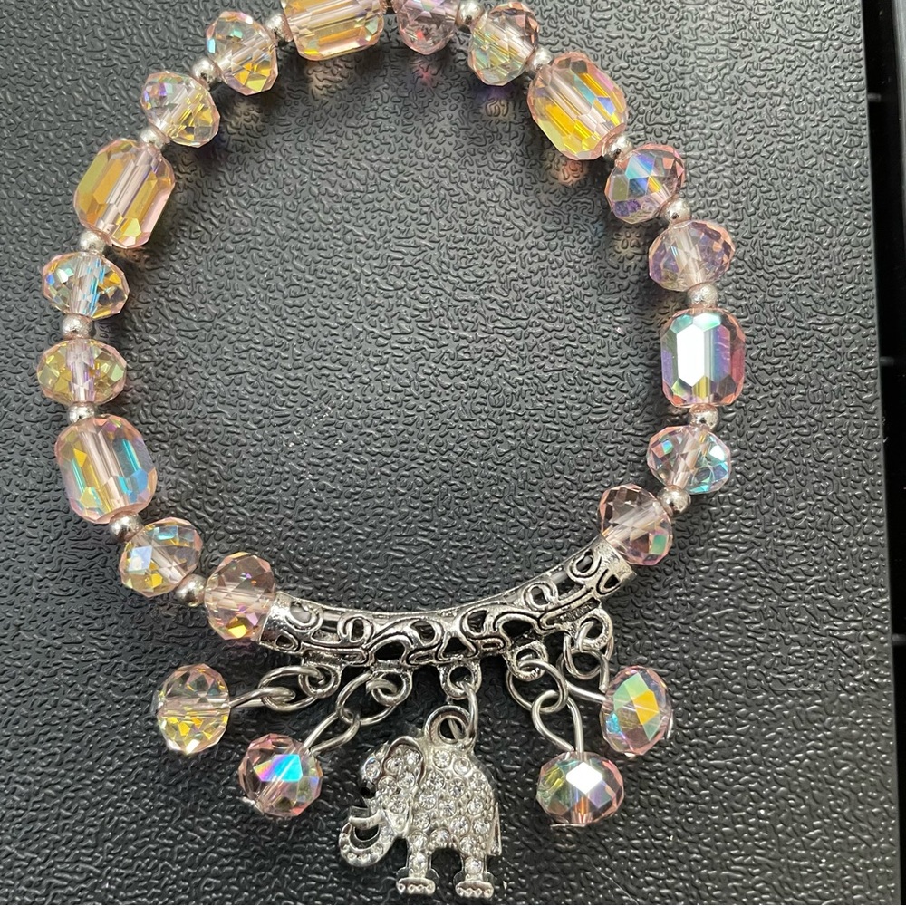 * Czech Baby Pink Crystal Elephant Charm Bracelet 7”-8” stretchy NEW Gorgeous!